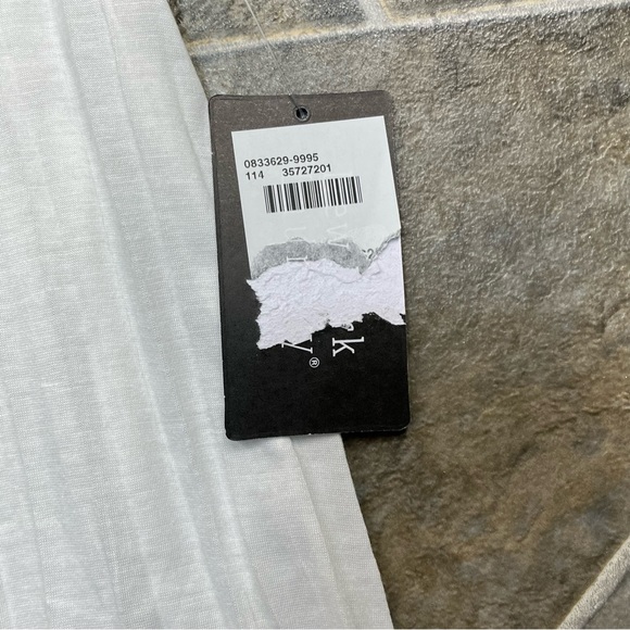 New York Laundry Accordion Pleated Tank Top - Picture 6 of 12